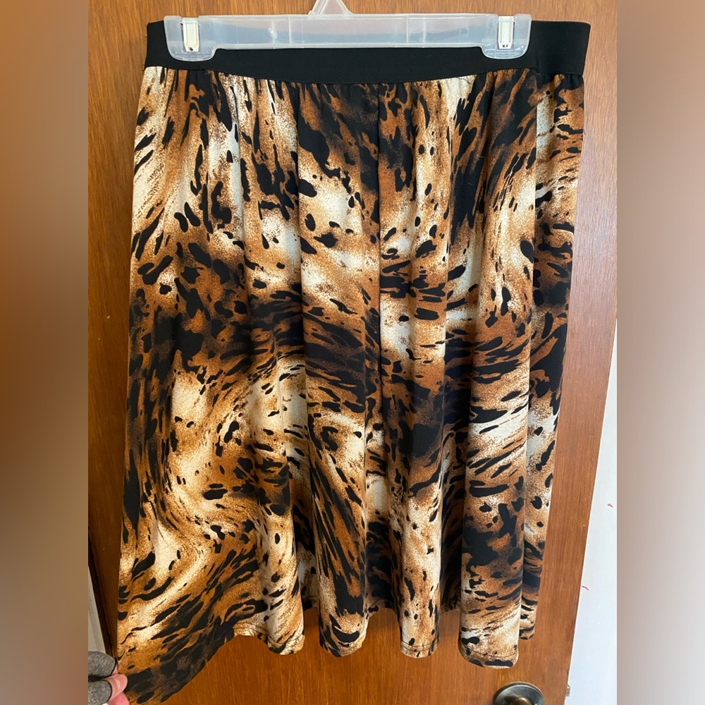 NWT animal print skirt size XL by Urban Coco